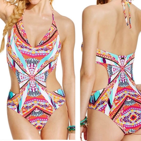 Jessica Simpson cutout one piece bathingsuit - Picture 1 of 4